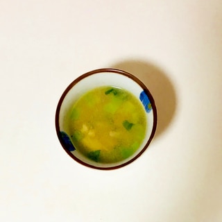 小松菜とシメジの油揚げ味噌汁
